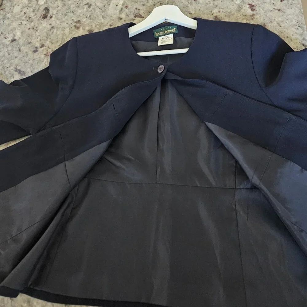 Harve Bernard Collection, Classic Navy Blue Collarless Blazer size 12P